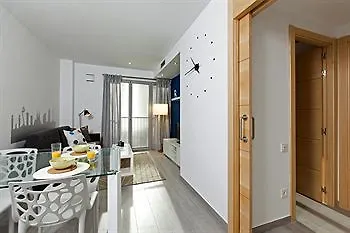 Bbarcelona Gaudi Apartments 4*, Barcelona